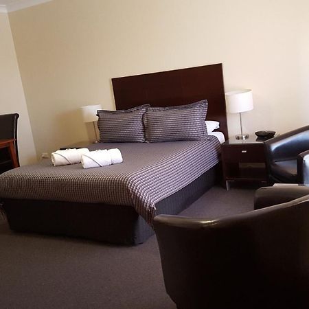 Gateway Motor Inn - Self Check-In Broken Hill Exteriör bild