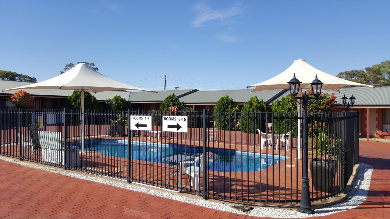 Gateway Motor Inn - Self Check-In Broken Hill Exteriör bild