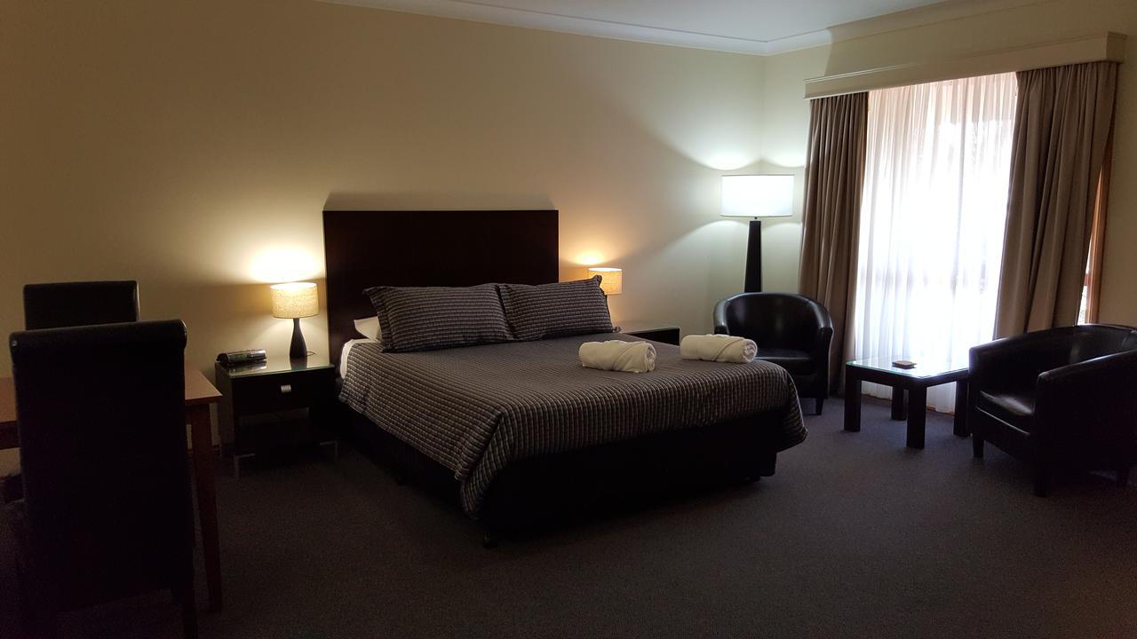 Gateway Motor Inn - Self Check-In Broken Hill Exteriör bild