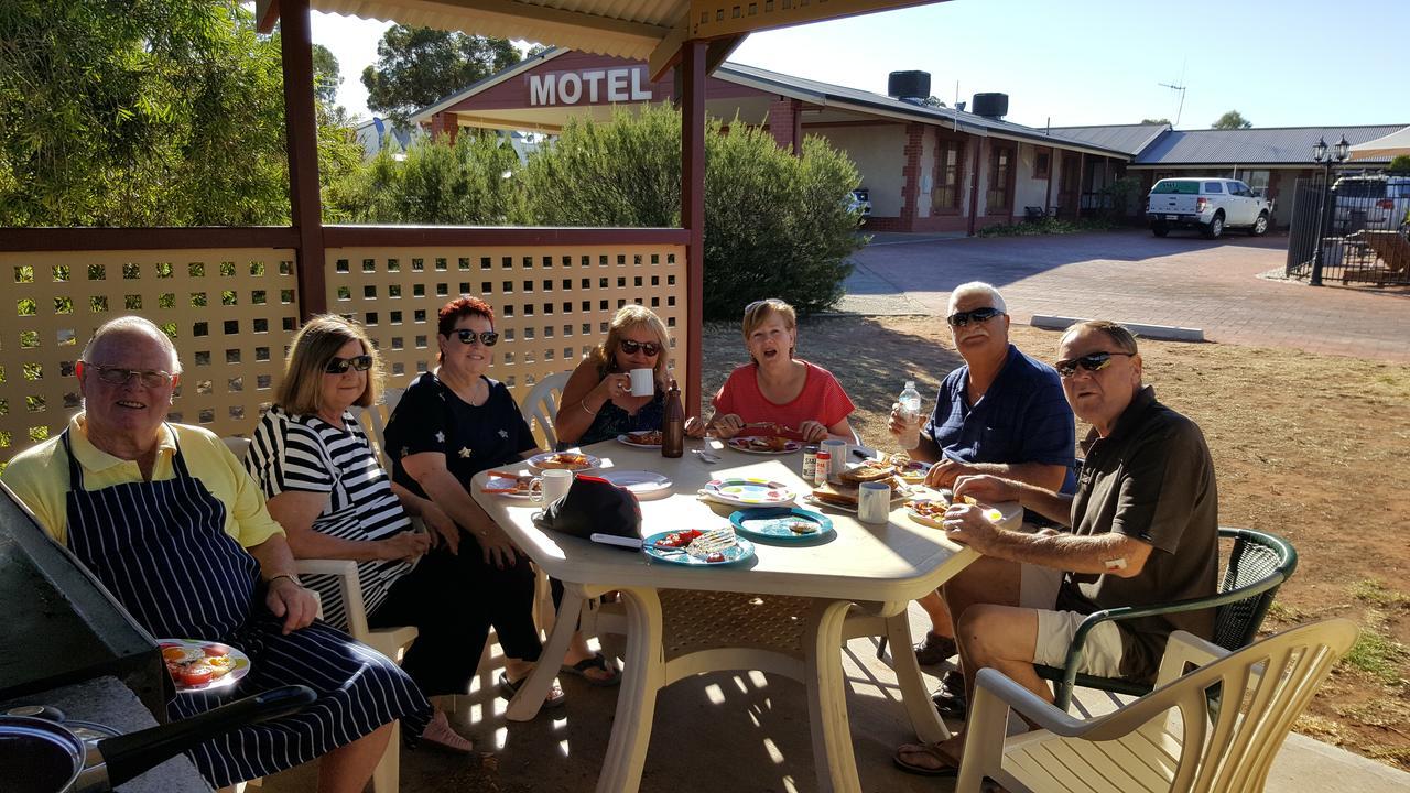 Gateway Motor Inn - Self Check-In Broken Hill Exteriör bild