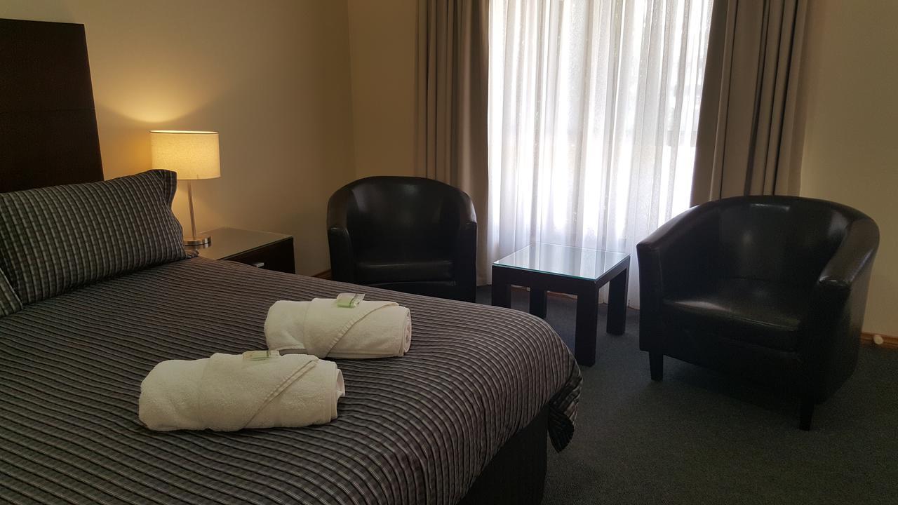 Gateway Motor Inn - Self Check-In Broken Hill Exteriör bild
