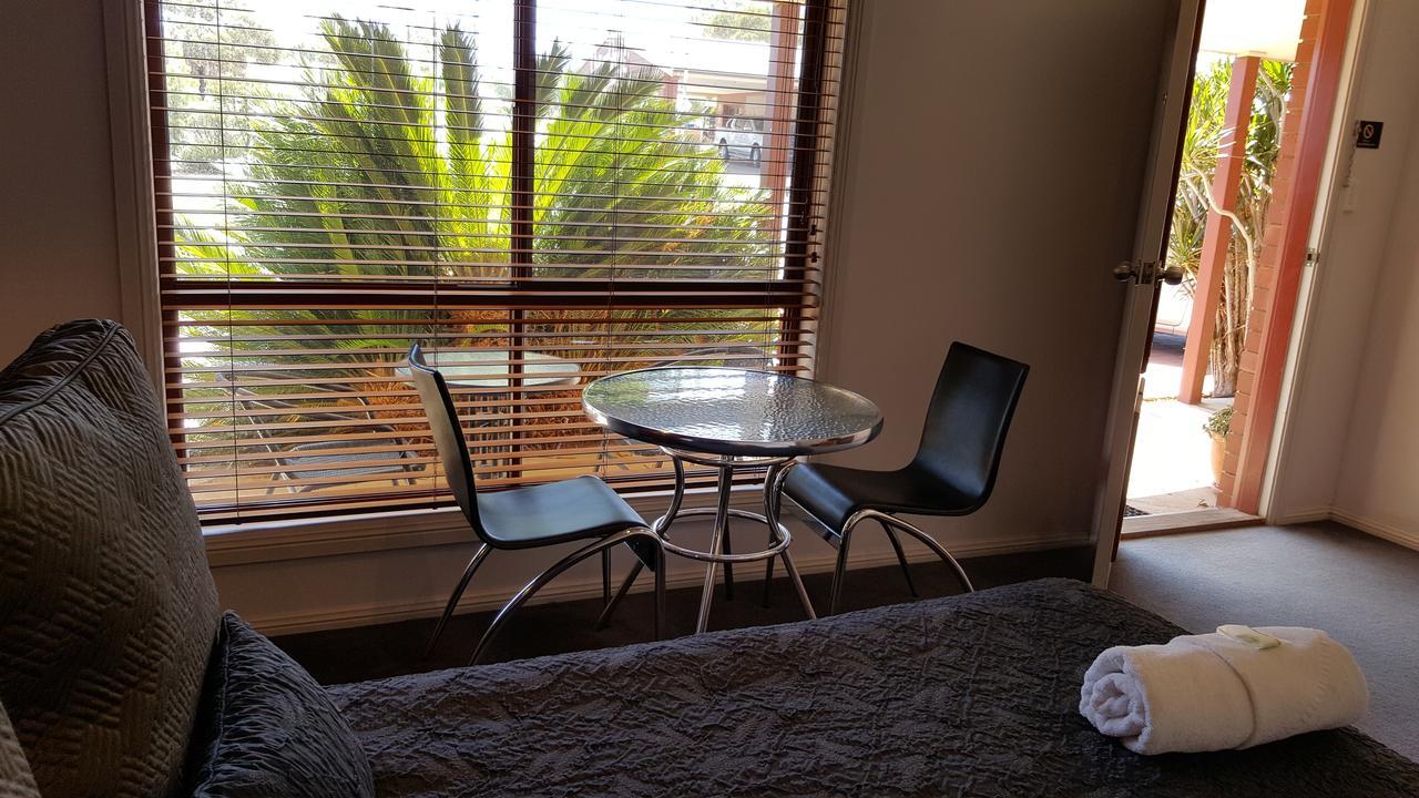 Gateway Motor Inn - Self Check-In Broken Hill Exteriör bild
